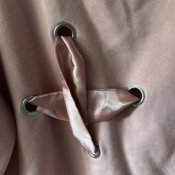 Fashion Nova crewneck sweater - Picture 2 of 4